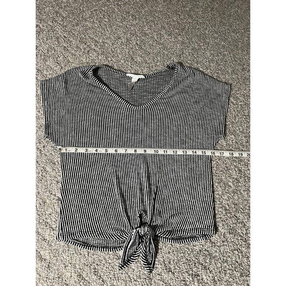 Women’s Cropped Shirt - Caution to the Wind - Size M - Picture 3 of 4